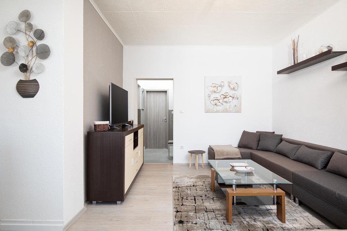Apartment Aston Пула Екстериор снимка