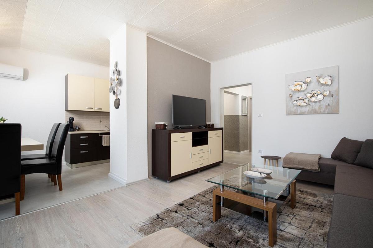 Apartment Aston Пула Екстериор снимка