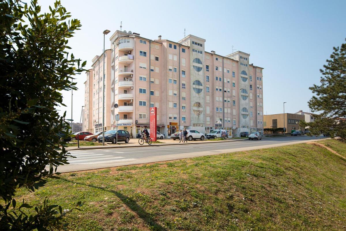 Apartment Aston Пула Екстериор снимка
